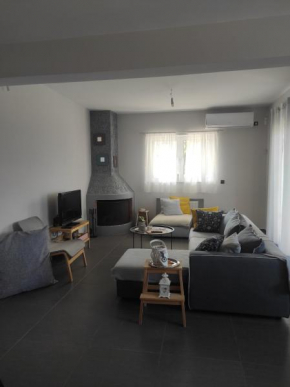 Lagonissi pleasant house